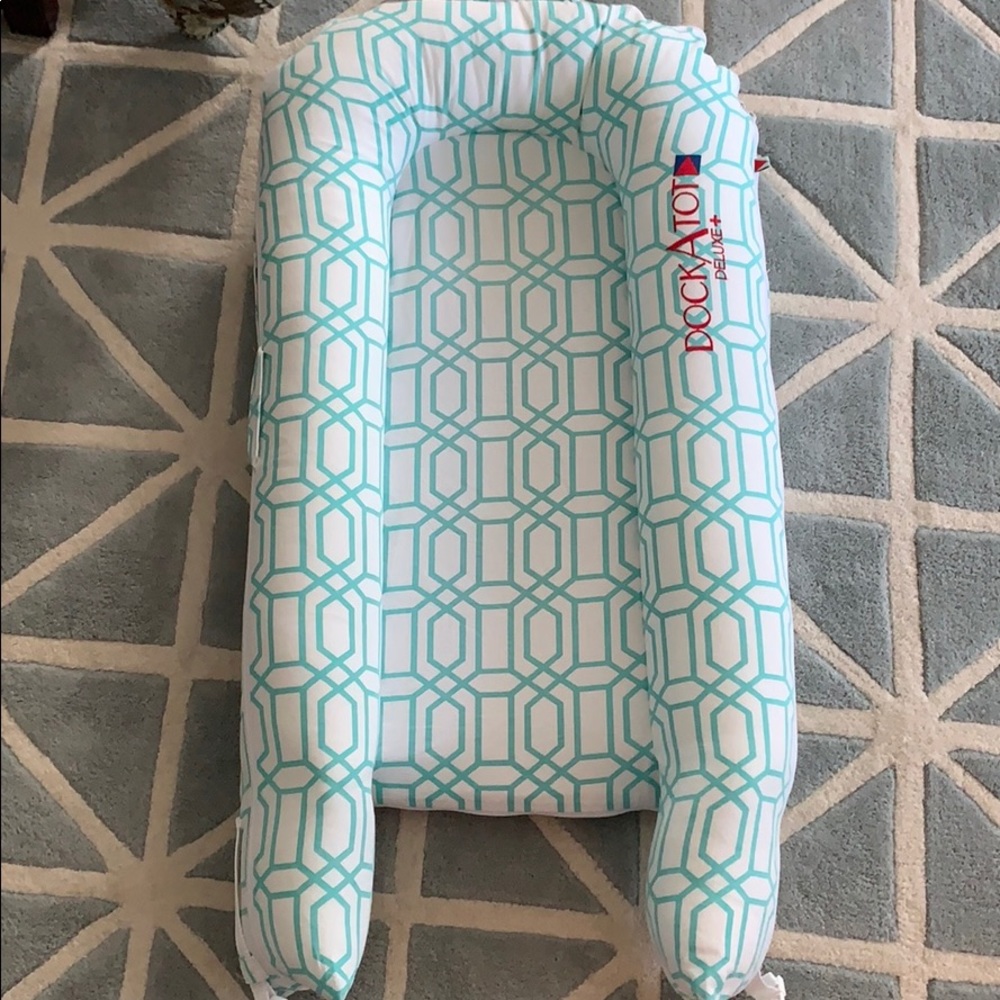 Dockatot deluxe plus